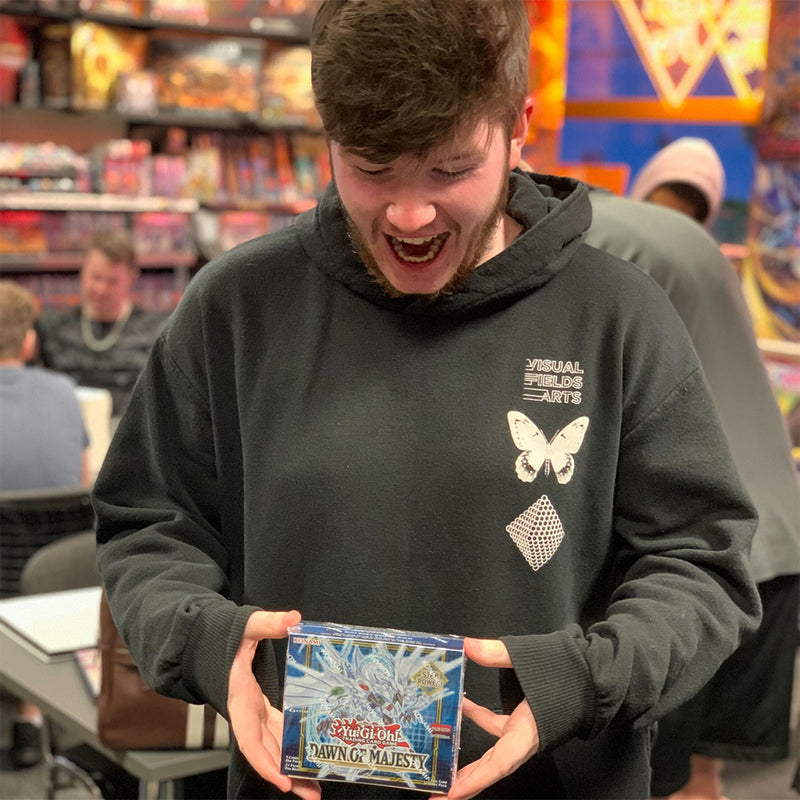 Win a Box of Dawn of Majesty (05/07/22)