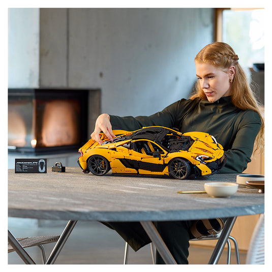 Lego Technic McLaren P1 lifestyle